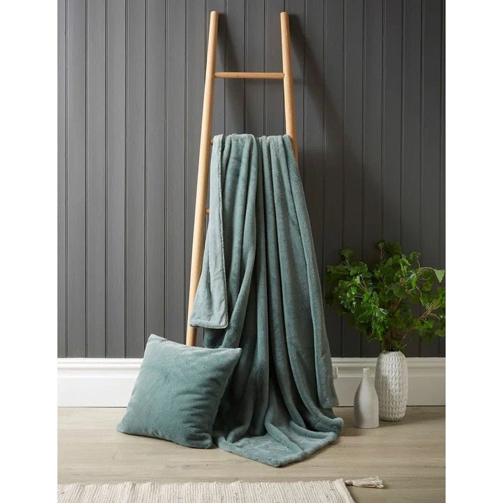 Chinchilla Faux Fur Throw Teal - THROWS/BLANKETS - Beattys of Loughrea