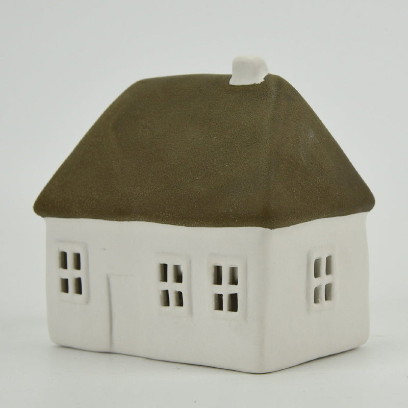 LED Thatched Cottage 11cm - ORNAMENTS - Beattys of Loughrea