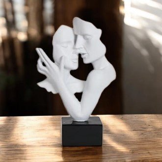 Couple Sculpture White 25 x 38cm - ORNAMENTS - Beattys of Loughrea