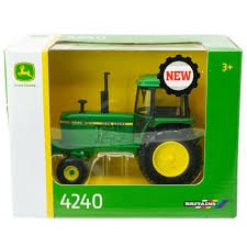 Britains 1:32 John Deere 4240 - FARMS/TRACTORS/BUILDING - Beattys of Loughrea