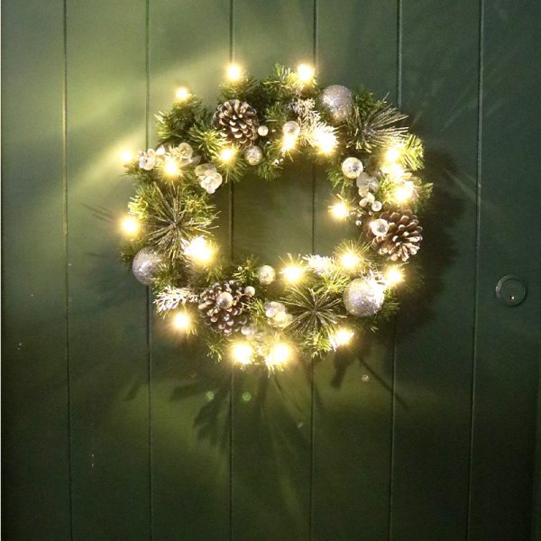 20 LED BaubleBerry Wreath - 40cm - XMAS ROOM DECORATION LARGE AND LIGHT UP - Beattys of Loughrea